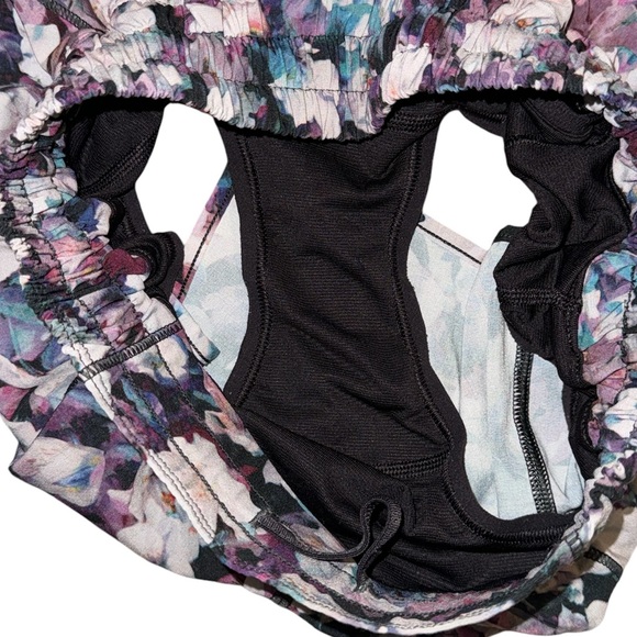 Lululemon Hotty Hot shorts II 2.5" - Picture 5 of 8